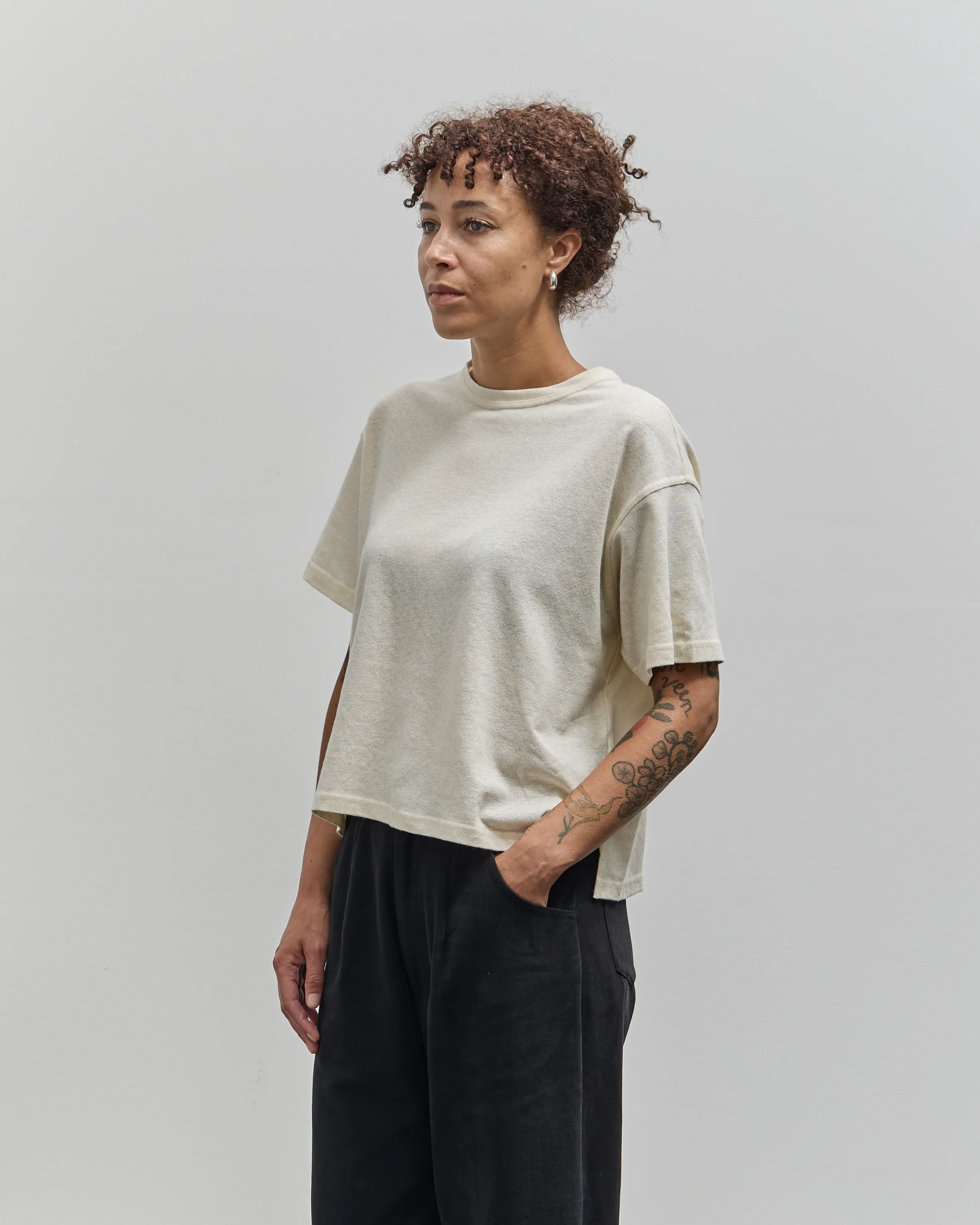 7115 Signature Cropped Tee, Off-White - Image 5