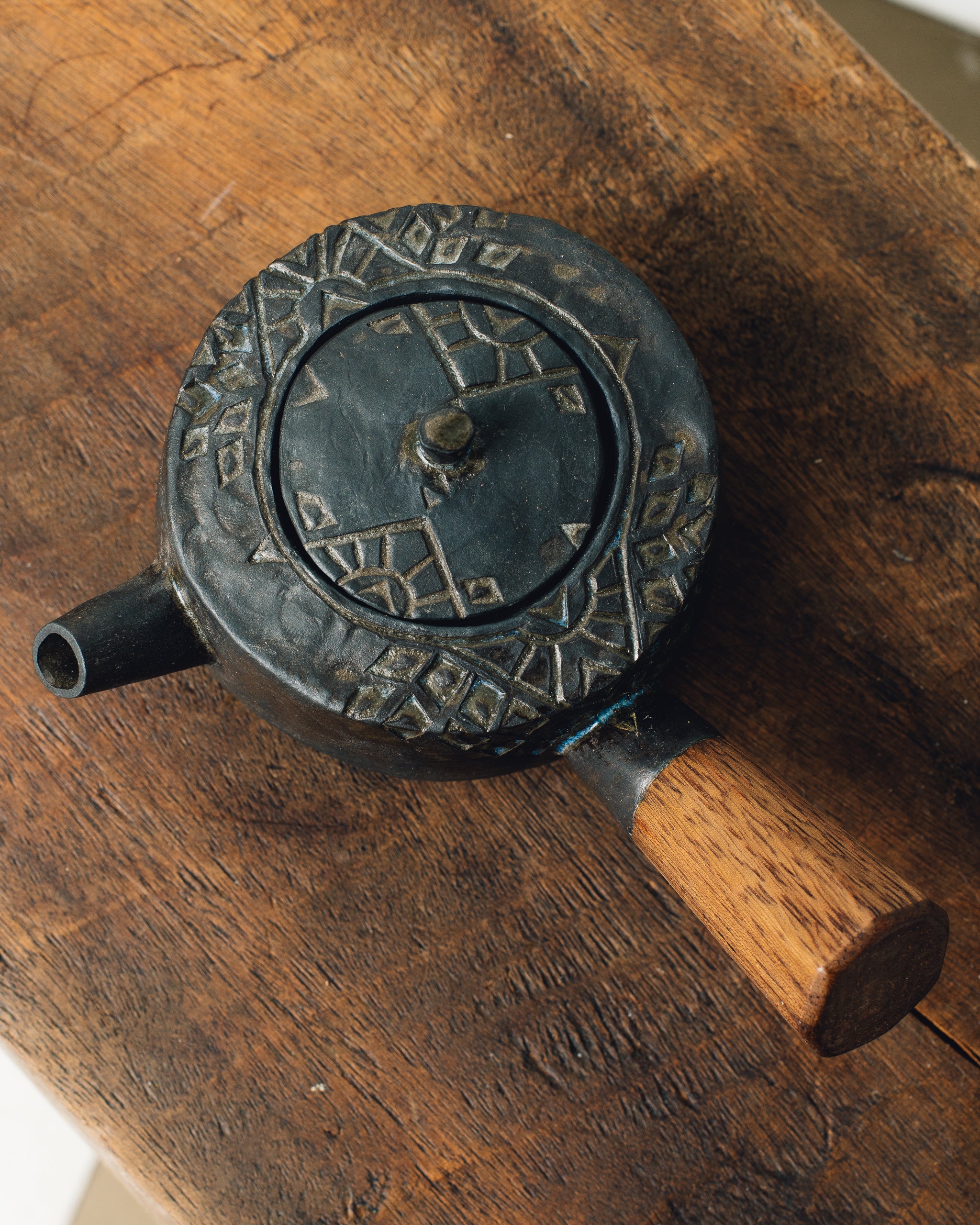 Ayame Bullock Carved Teapot with Walnut Handle - Image 5