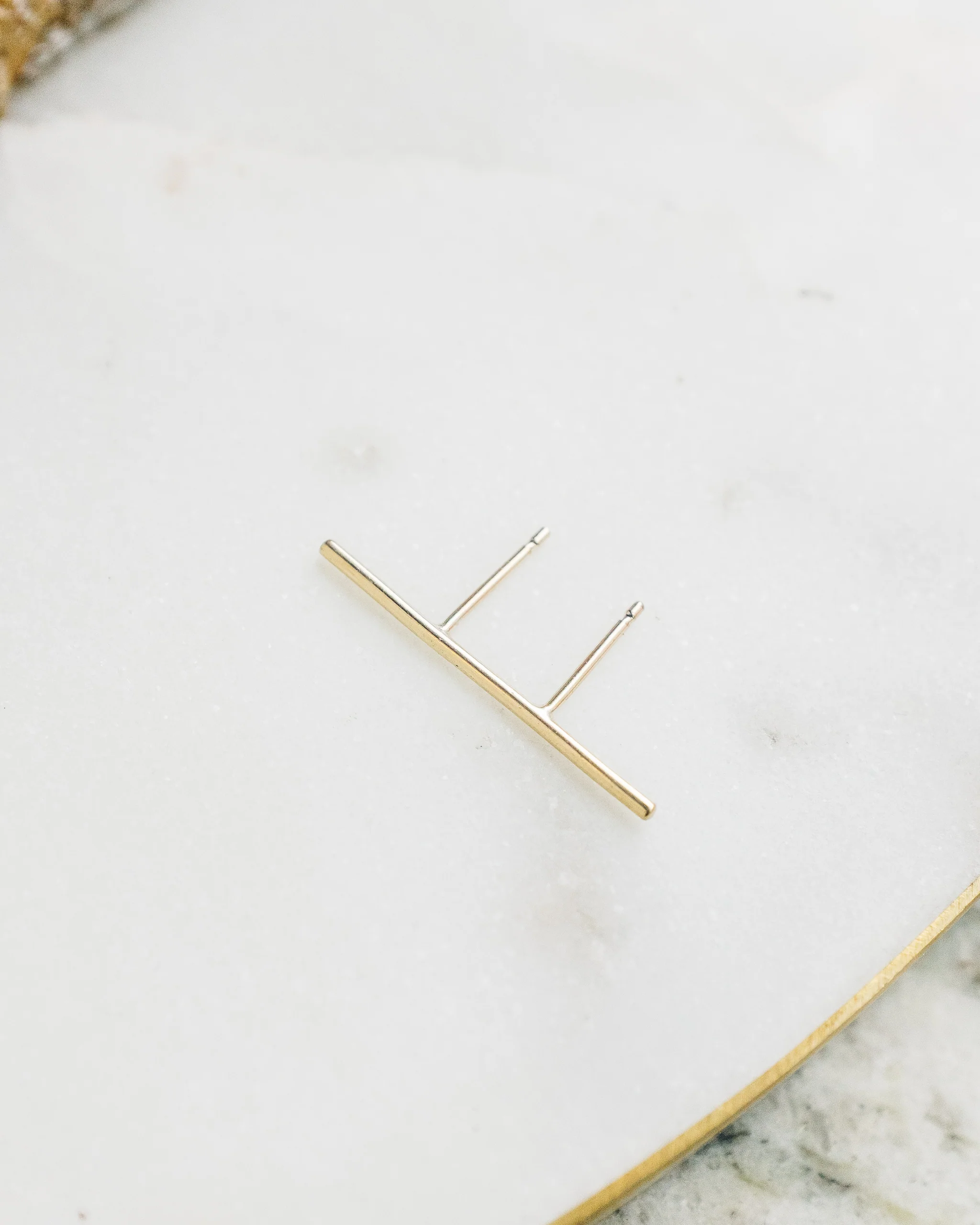 Mirta Thin Line Earring, Gold - Image 6